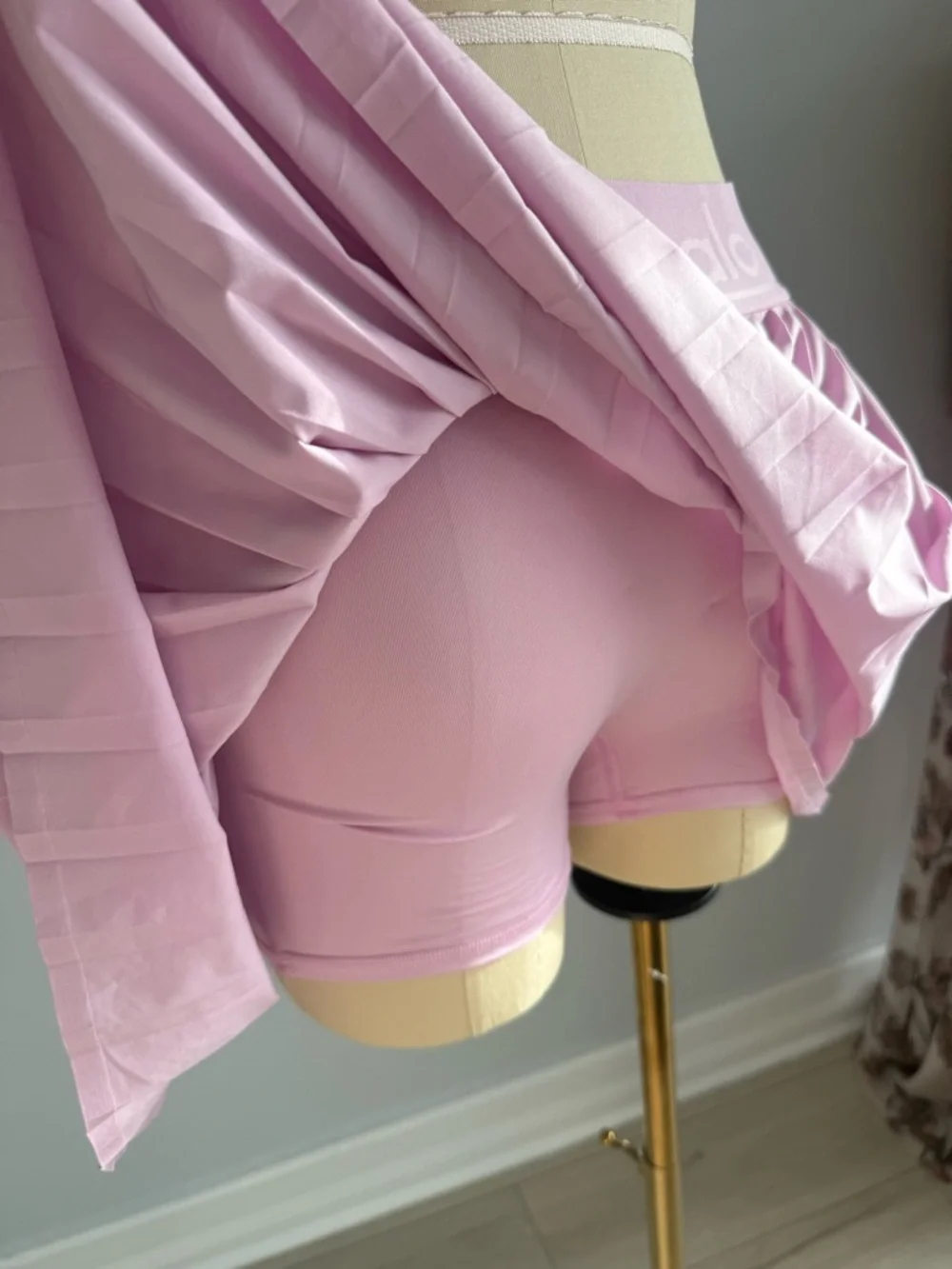 ALO Yoga Light Pink Pleated Wrap Mini Skirt size Small